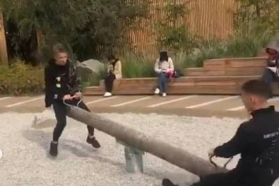 Жительница Улан-Удэ возмутилась появлению подростков на площадке «Играл Байкал»