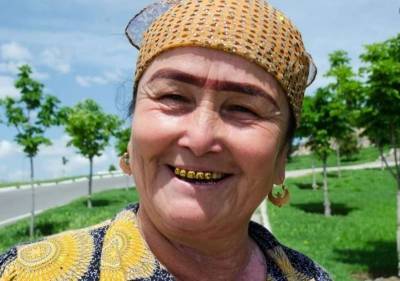 Откуда в СССР появилась мода на золотые зубы