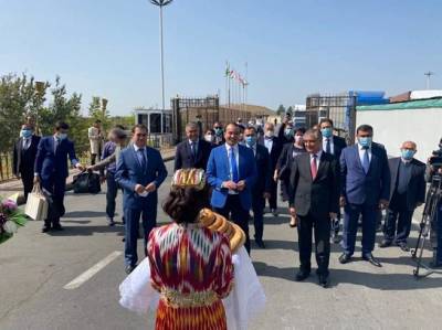 Министр культуры Узбекистана прибыл в Таджикистан