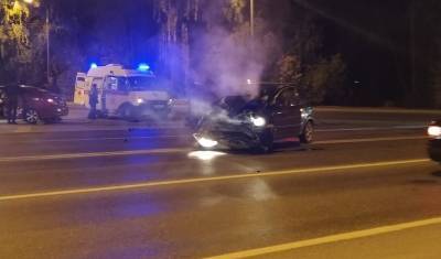 На перекрестке улиц Мельникайте и Дружбы произошло ДТП, пострадали 2 человека