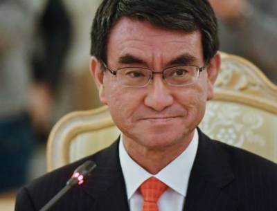 Японский министр посмотрит на Южные Курилы через бинокль