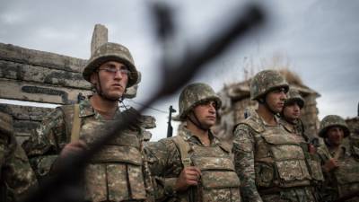 В Карабахе снова начались столкновения между Азербайджаном и Арменией