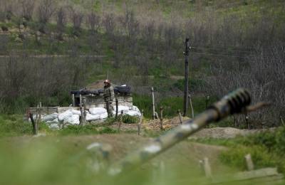 Ереван заявил о сбитых азербайджанских вертолетах в Карабахе, Баку – об уничтожении комплексов ПВО Армении