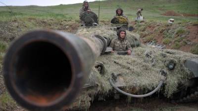 После обстрелов в Нагорном Карабахе введено военное положение