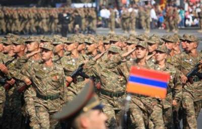 В Армении объявлены военное положение и всеобщая мобилизация