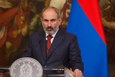 Власти Армении ввели военное положение в стране