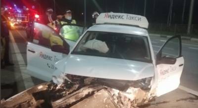 Авто в хлам, ГИБДД в шоке: жесткое ДТП с такси произошло в Ярославле
