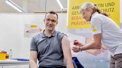 Политики призывают немцев вакцинироваться от гриппа, однако вакцины не хватит на всех