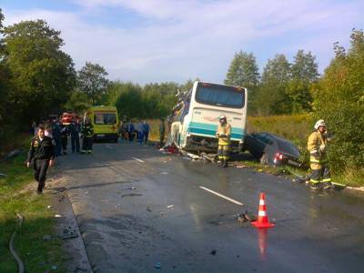 Автобус и грузовик столкнулись в Калининградской области: есть погибшие