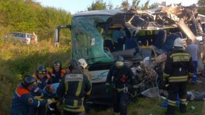 Пять взрослых и ребенок погибли в ДТП с автобусом и грузовиком под Калининградом