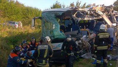 Ребенок и шесть взрослых погибли в лобовом ДТП с автобусом под Калининградом