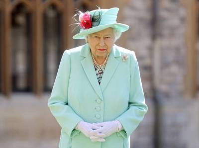 Секреты Ее Величества: о чем Королева пишет в свой тайный дневник