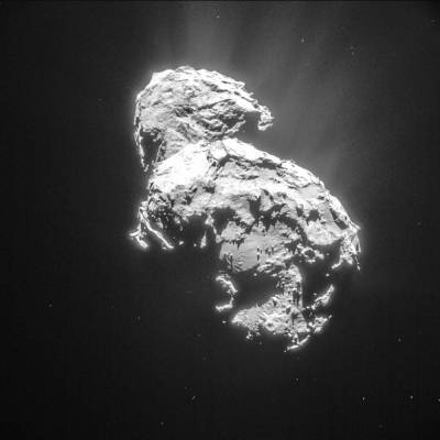 Ученые впервые зафиксировали северное сияние на комете
