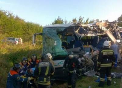 Семеро погибших, среди них ребенок: рейсовый автобус попал в ДТП под Калининградом