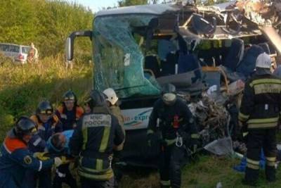 Семь человек погибли в аварии с автобусом в Калининградской области