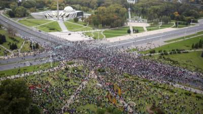 50-й день протестов в Минске отметился меньшим числом участников и "коронами"
