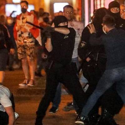 Правоохранители в Гомеле применили слезоточивый газ против протестующих