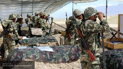 Правительство Азербайджана введет военное положение