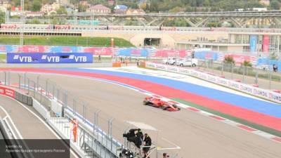 Появились кадры страшной аварии на гонке "Формула-2" в Сочи