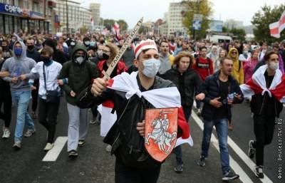 Число участников акции протеста в Минске превысило 100 тысяч человек