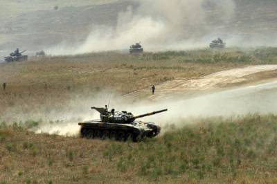 В ряде регионов Азербайджана ввели военное положение