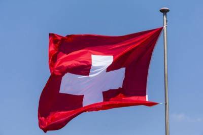 Швейцарцы проголосовали против прекращения свободного передвижения из ЕС