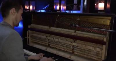 Петербуржец установил мировой рекорд, играя на фортепиано 50 часов подряд