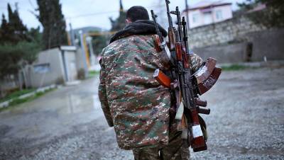 Азербайджан заявляет о контроле над соединяющей Карабах с Армений дорогой