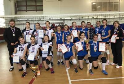 Волейболисты из разных городов Ленобласти сразились в турнире «Серебряный мяч»