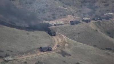 Азербайджанские войска взяли под огневой контроль дорогу, соединяющую Карабах с Арменией