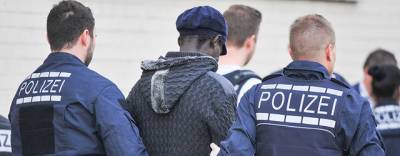 В немецких спецслужбах и полиции выявлено 350 экстремистов