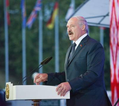 Александр Лукашенко жестко ответил на предложение Макрона уйти в отставку