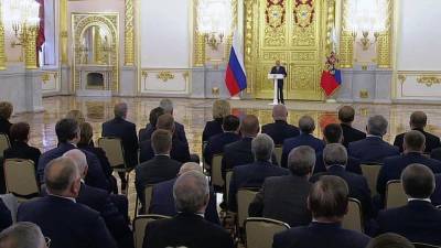 Владимир Путин обсудил с сенаторами бюджетное измерение поправок в Конституцию