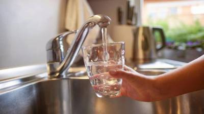 В Техасе запретили пить воду из-под крана из-за опасного для мозга микроба