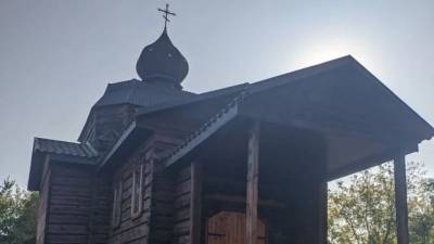 На Украине раскольники с националистами захватили только что воссозданный храм Александра Невского