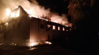 Под Липецком горело офисное здание (видео)