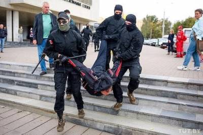 «Кибер-партизаны» Беларуси взломали сайты гостелеканалов и показали в эфире кадры избиения протестующих силовиками