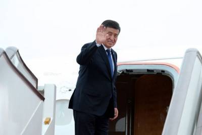 Президент Киргизии вылетел в Россию на встречу с Путиным