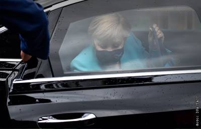 Spiegel узнал о тайном визите Меркель к Навальному
