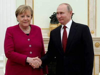 Немецкие СМИ пишут о тайном визите Меркель в клинику к Навальному
