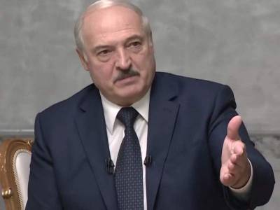 Лукашенко дерзко ответил Макрону на призыв уйти в отставку