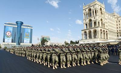 В Азербайджане объявили военное положение