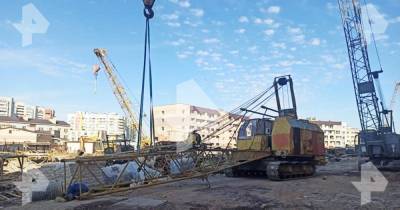 Кран упал на стройке в Волгоградской области, крановщик погиб