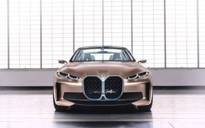 BMW разрабатывает спортивный электрокар на базе i4