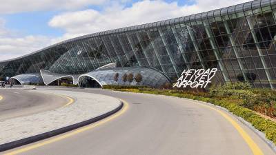 Аэропорт «Гейдар Алиев» ограничил работу из-за военного положения в Азербайджане