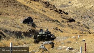 БПЛА Азербайджана сняли на видео уничтожение армянских танков в Карабахе