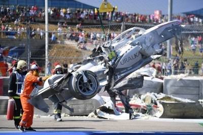 В Сочи «Формулу-2» не смогли продолжить из-за аварии с пожаром