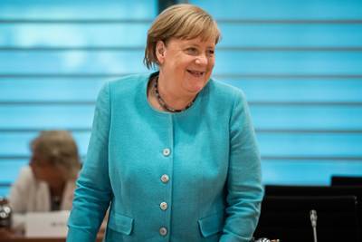 Германия отказалась считать встречу Меркель с Навальным тайной