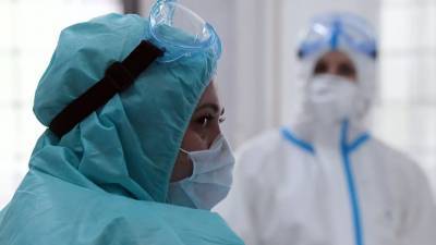 Песков оценил ситуацию с выплатами работающим с коронавирусом врачам