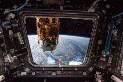 Российские космонавты оказались в космосе без воздуха